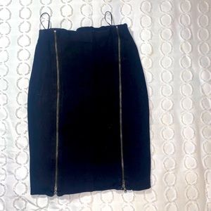 Black zipper detailed pencil skirt